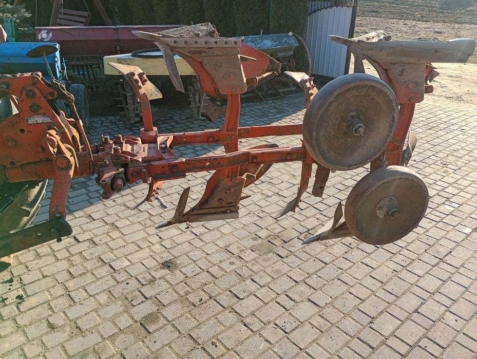 Продам плуг 2 по30 HUARD