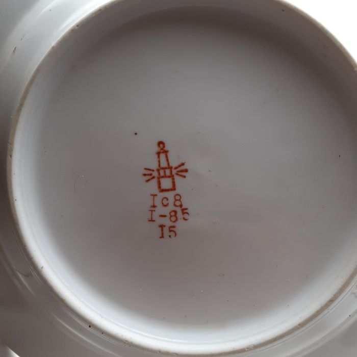 Тарелки фарфоровые новые