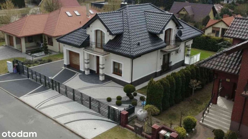 Dom- wysoki standard, doskonała okolica