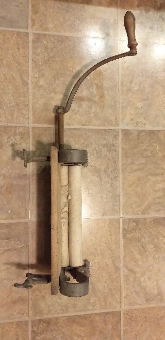 Magiel stary, zabytkowy do renowacji.