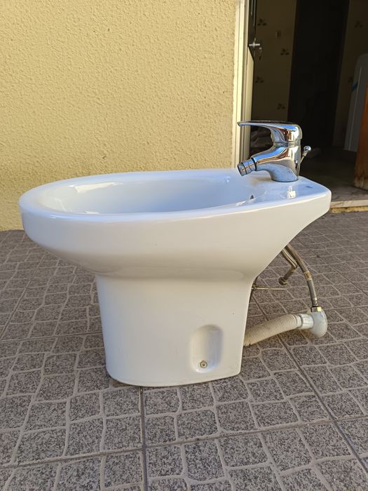 Bidé WC com torneira
