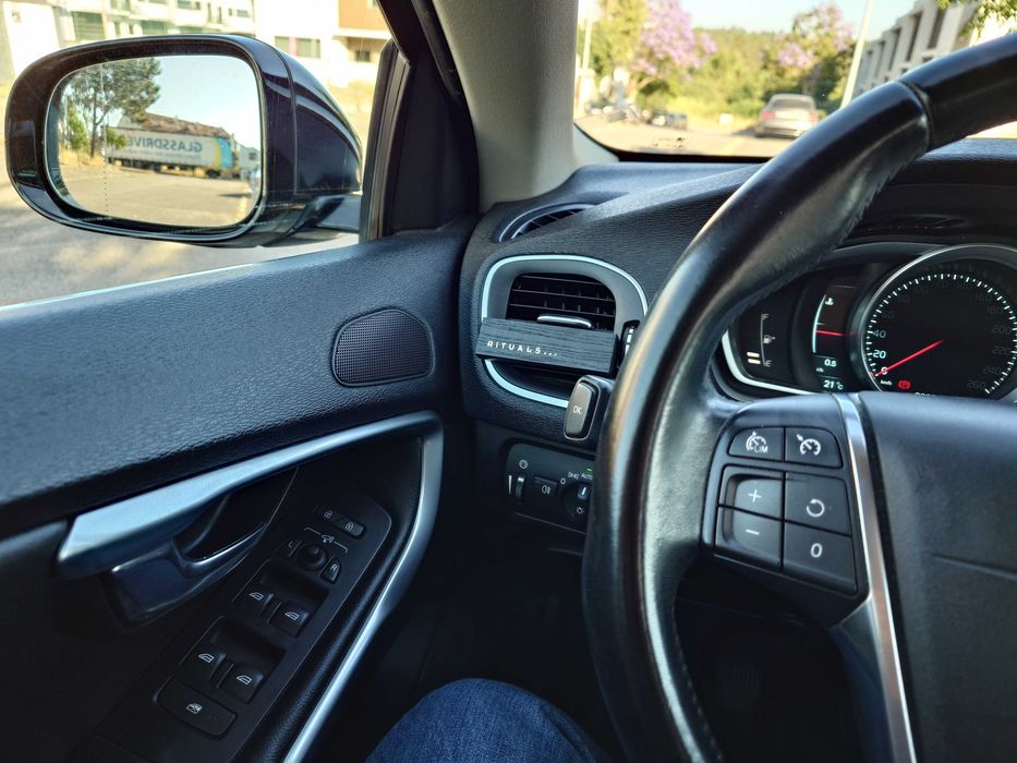 Volvo V40 1.6 Summon