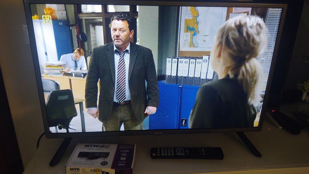 Telewizor LG 32 cale i nowy dekoder WiWa Mini HDMI LED  Full HD dowóz