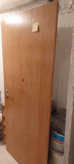 Drzwi klatkowe 80