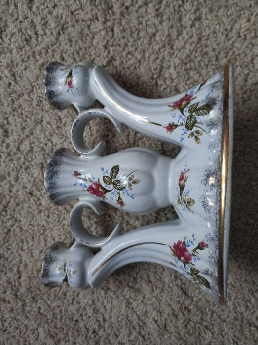 Porcelanowy świecznik na 3 świece w kwiaty