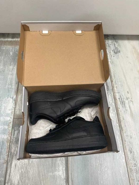 Butymęskie_Nike_Air_ Force 1 _czarny_Glany Glany R.41