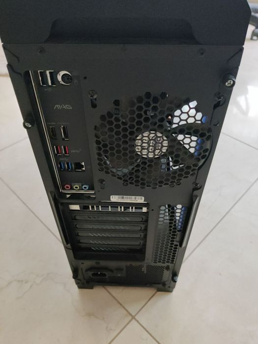 Потужний комп'ютер для роботи або ігор