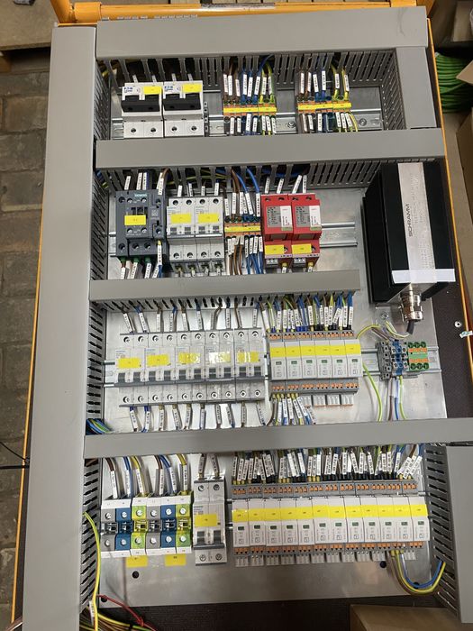 Prefabrykacja  szaf sterowniczych / prefabrykacja szaf elektrycznych