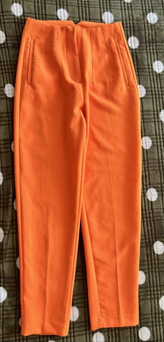 Яскраві брюки жіночі