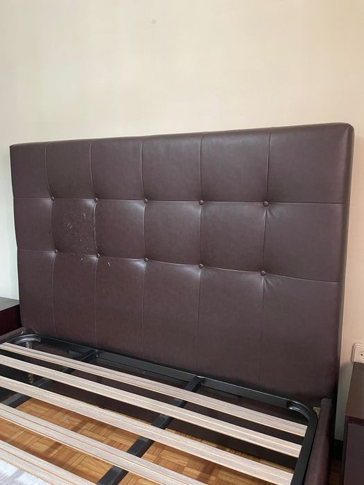 Cama de casal acolchoada 140x190