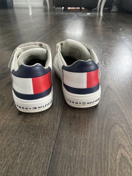 Białe sneakersy dla chłopca tommy hilfinger 30