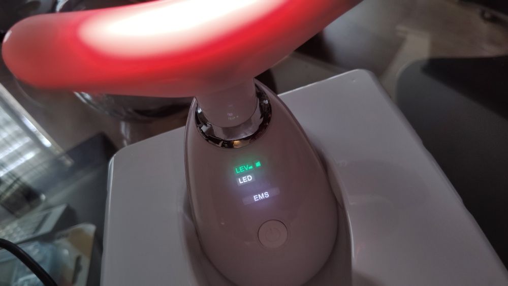 Masażer twarzy profesjonalny 3 tryby pracy