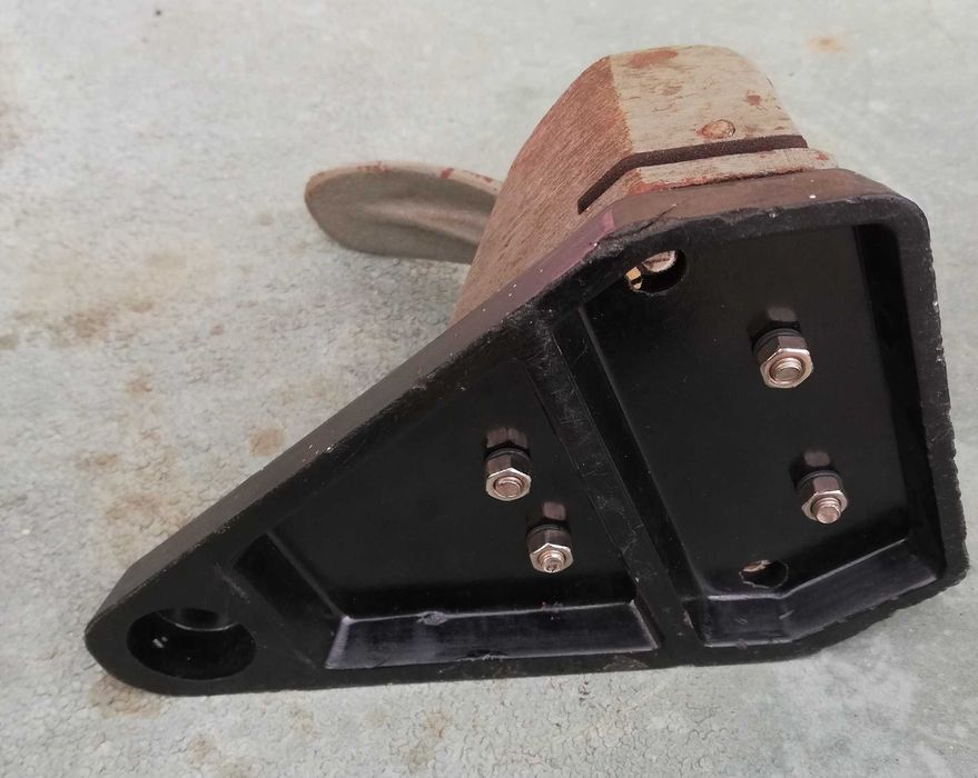 Dziurkacz z PRL firmy Delfin.