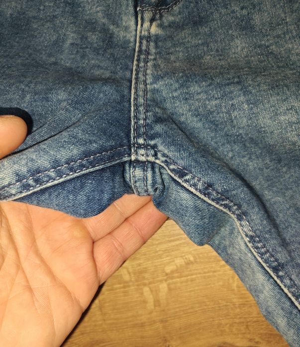 Męskie świetne spodnie jeansowe Bershka slim fit rozmiar 31 stan BDB
