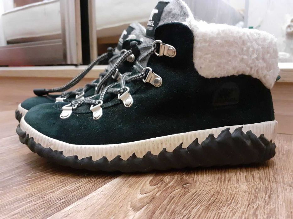 Тёплые демисезонные ботинки Sorel