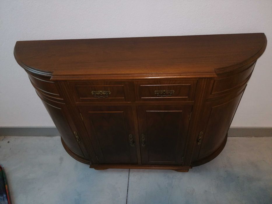 aparador em madeira (1)