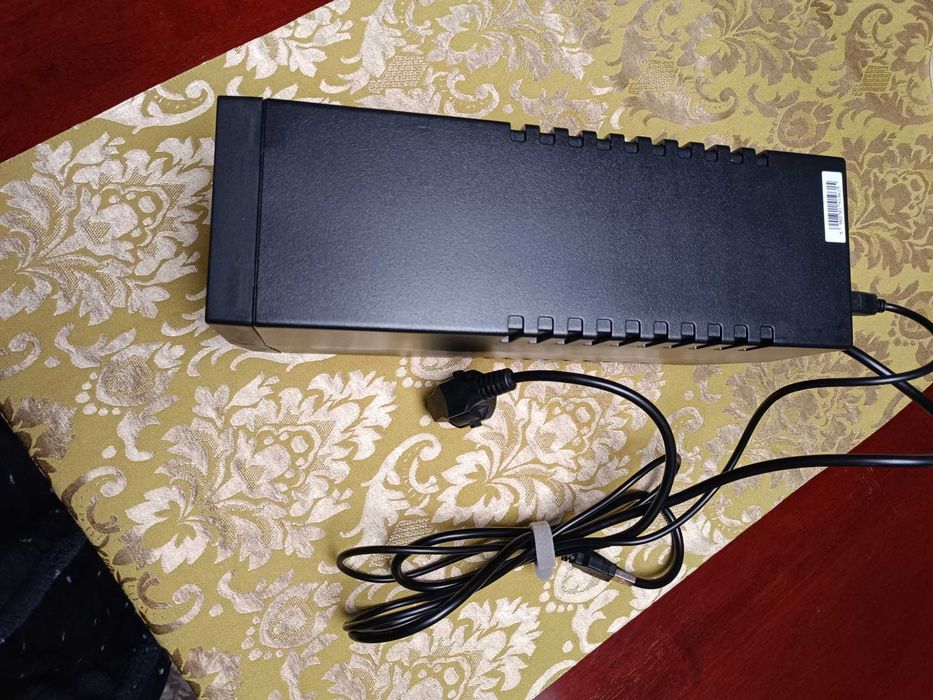 UPS Green Cell 600VA – Line Interactive com LCD como novo