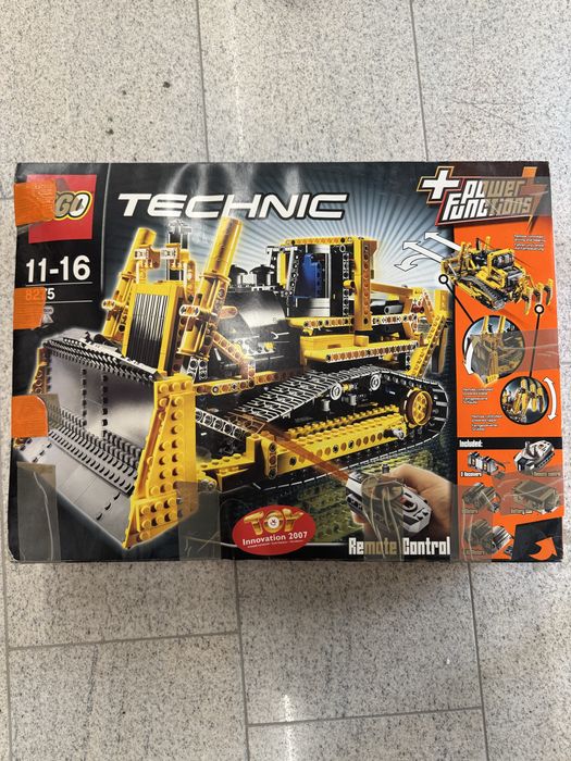 Lego technikBuldożer z silnikiem 11-16 | #8275 | 1384 Elementy