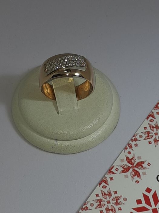 Ювелірна прикраса.Золота каблучка