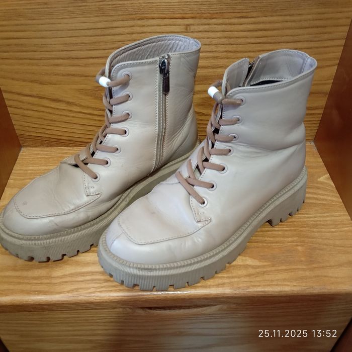 Зимове взуття для дівчинки