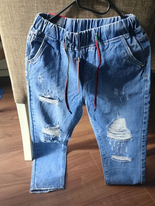 Sprzedam jeansy damskie nowe
