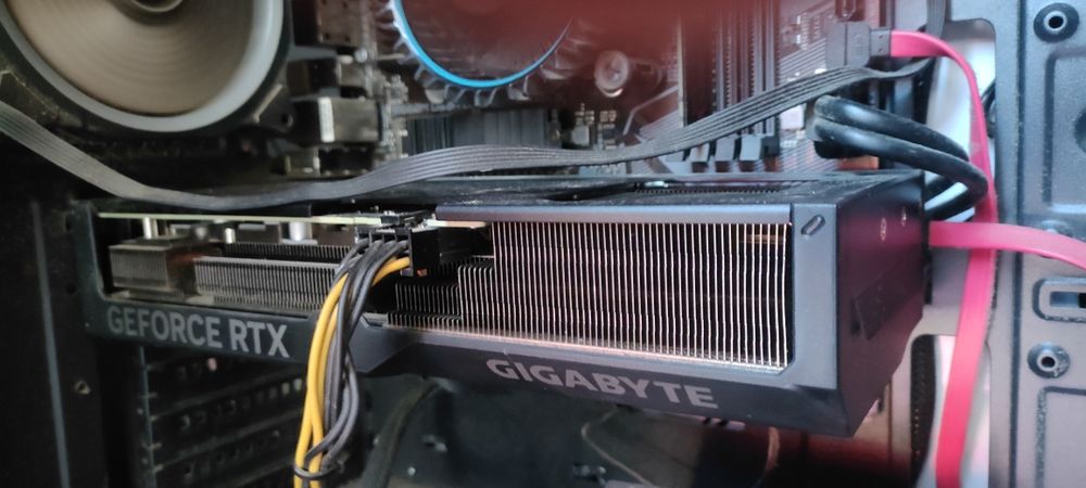 Gigabyte RTX4070 windforce OC 12GB