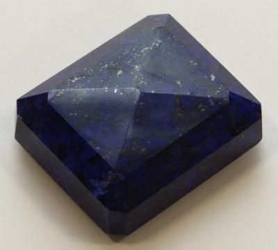 Safira de grandes dimensões