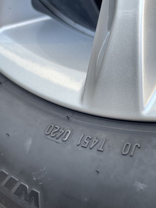 Vw passat b8 skoda superb r17 215/55/17 pirelli