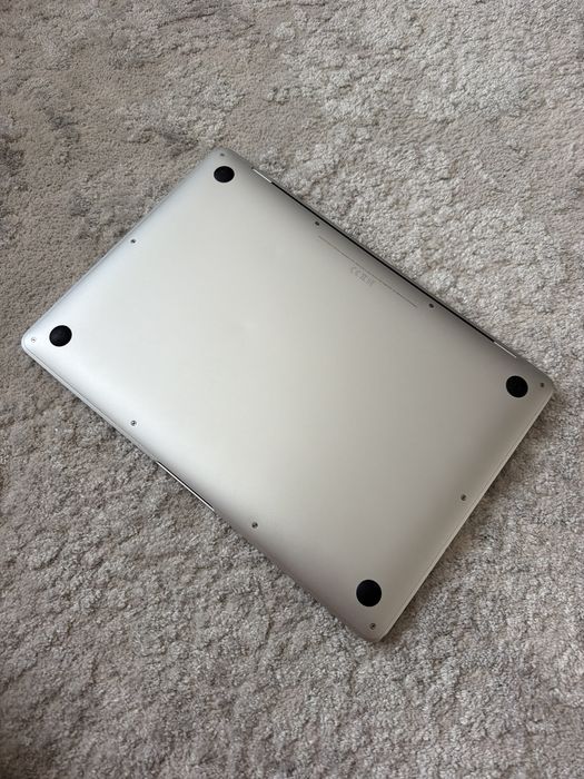 Macbook Air 2020 M1 8/256gb