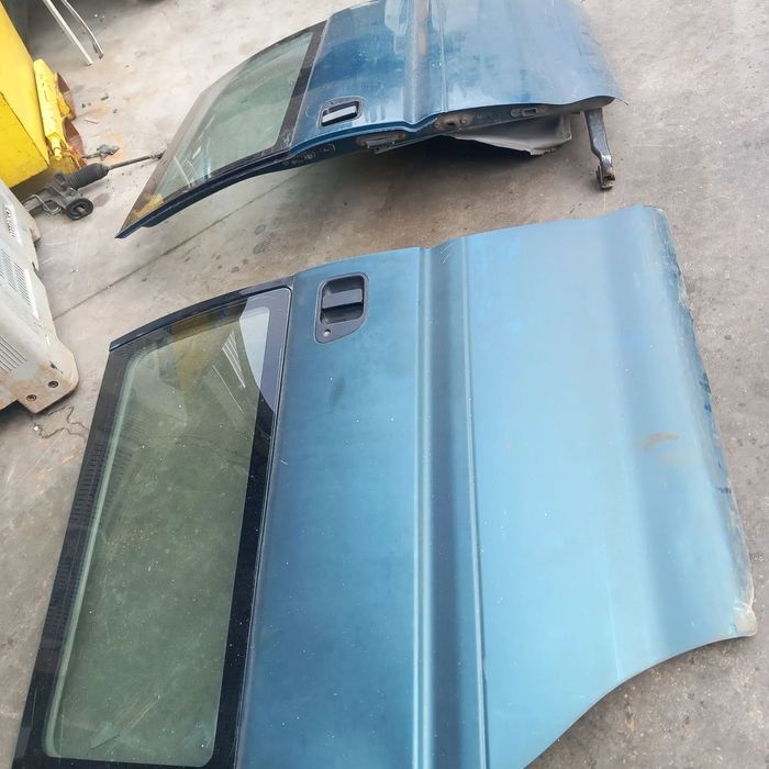 Portas laterais Mitsubishi L400