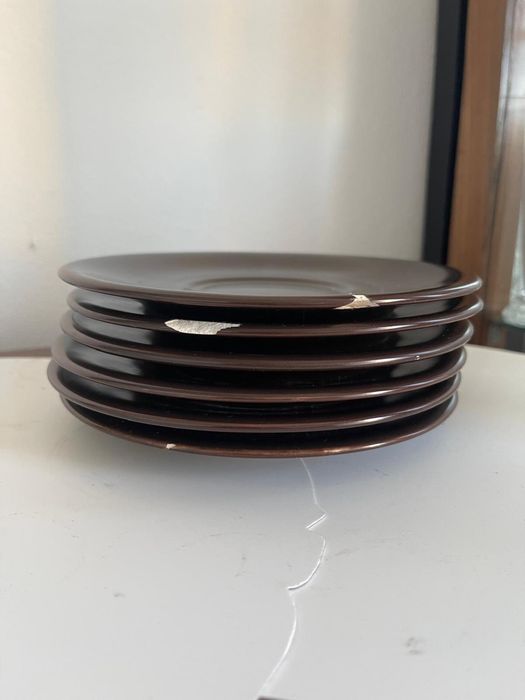 Serviço de chá, com chávenas, bule e pires