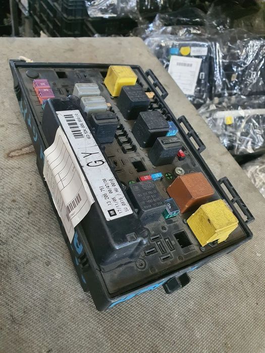 CAIXA FUSIVEIS OPEL ASTRA H / 13206751