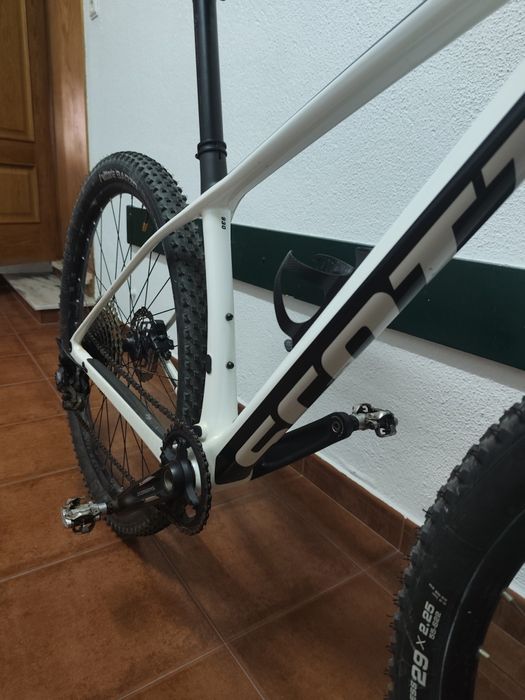 Scott scale 930 2022 carbono