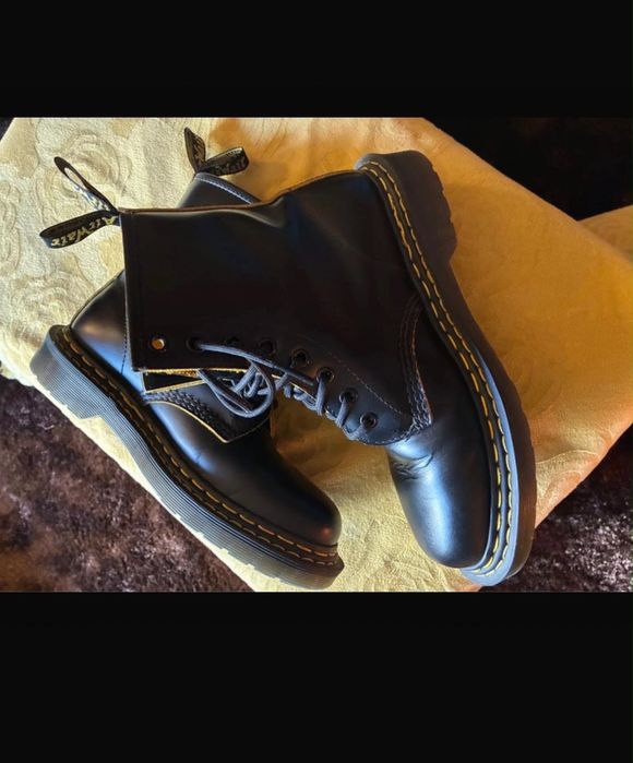 Botas quase novas Dr Martens pretas