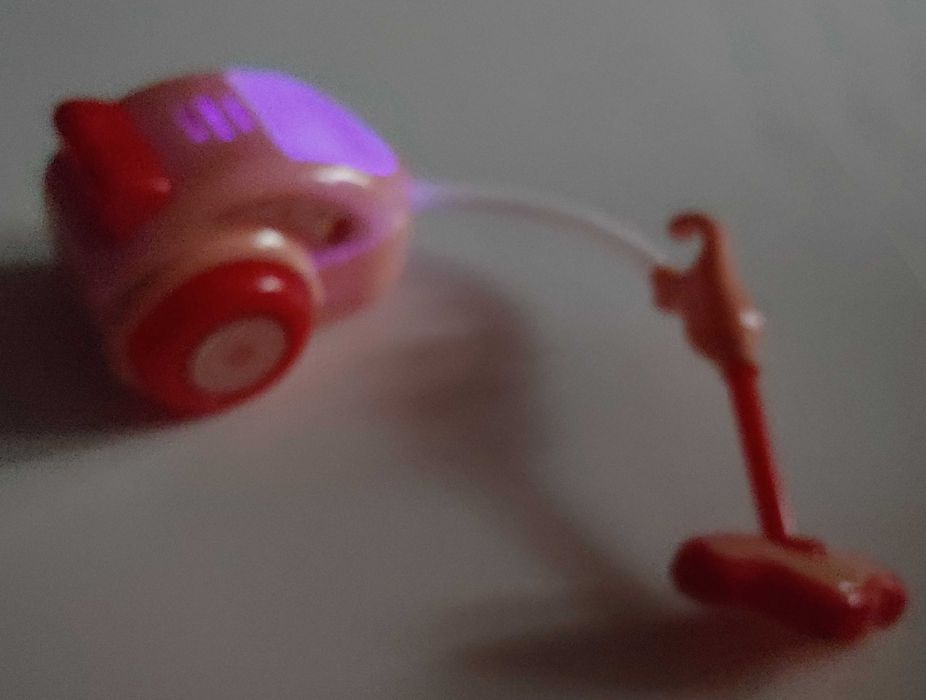 Детские игрушки Пылесос с подсветкой и звуком для кукол Барби