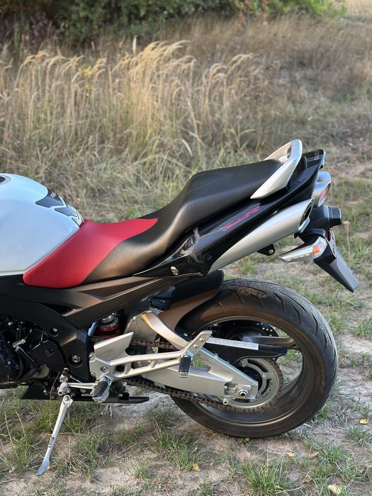 Продам SUZUKI GSR 600
