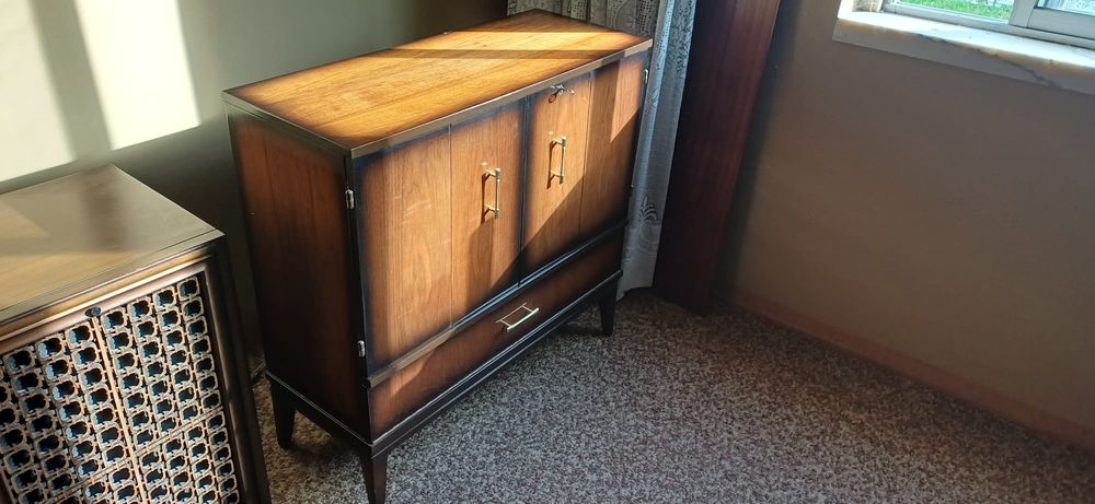 Equipamento e mobiliário vintage