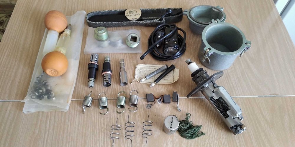 Автозапчасти, новые, советские.