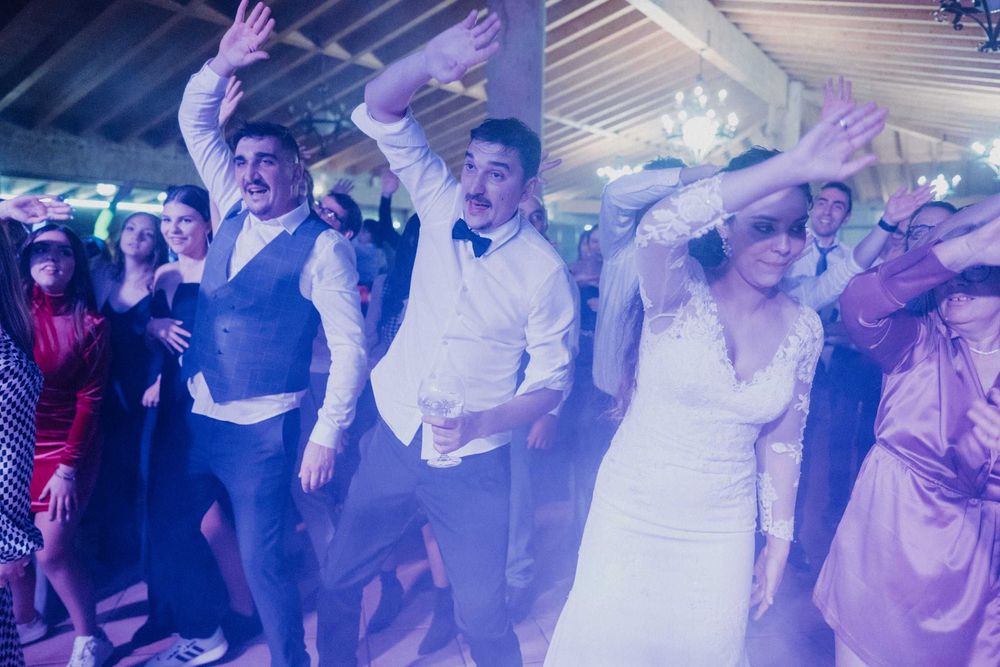 Animação de Casamentos - Aluguer de Som, Luz, Fumo