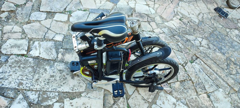 Bicicleta elétrica, dobrável, Airwhell, smart e-bike modelo de 2019. (precisa de bateria e carregador).