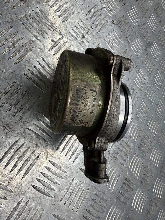 Вакуумный насос BMW E46 320D M47 77873660