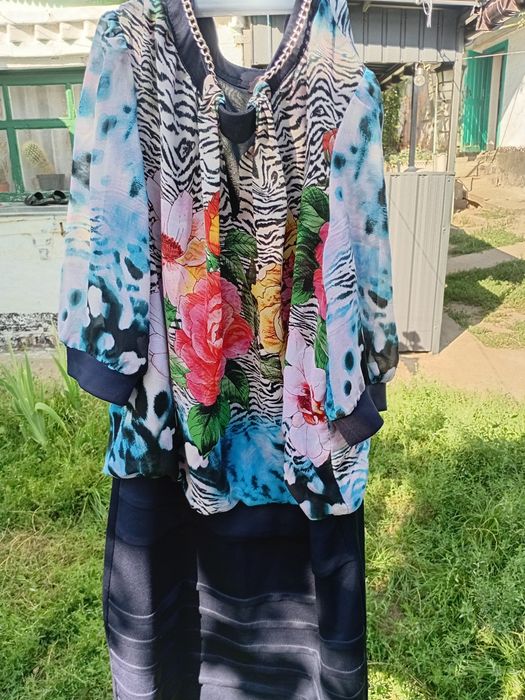 Нарядне плаття великого розміру.