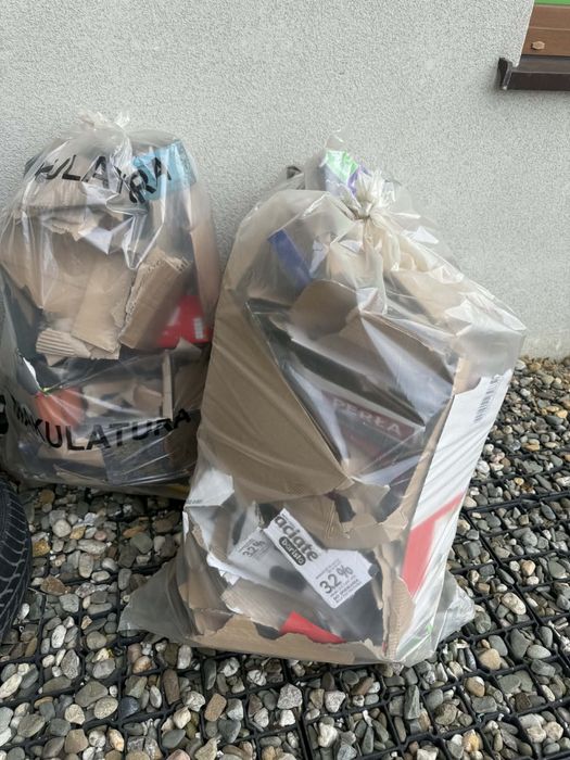 Oddam worki z makulaturą