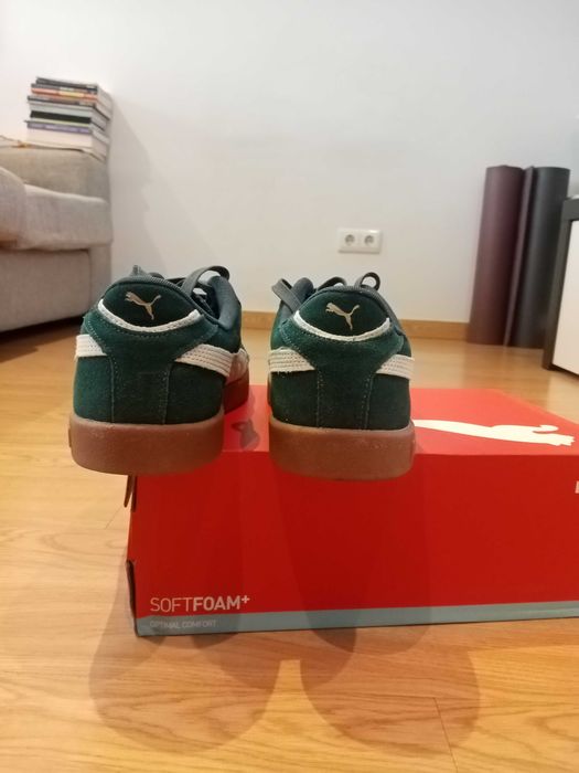 Sneakers
PUMA Club II Era Suede Sneakers