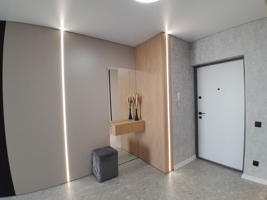 Центр! 2к.кв в Новобудові з новим ремонтом! Ліфт з резервним живленням