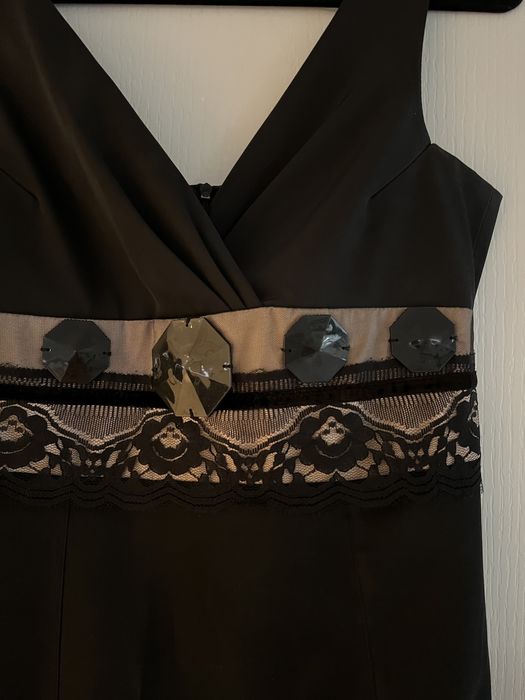 Koktajlowa sukienka mala czarna