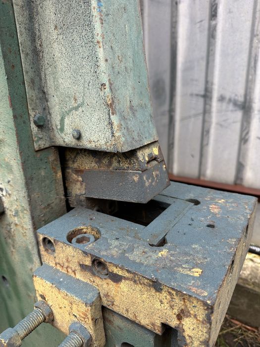 Продам комбинированные пресс-ножницы НВ5222