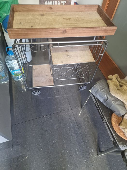 Vendo móvel garrafeira