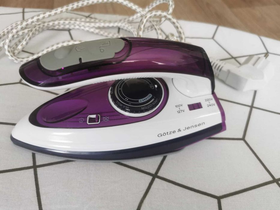 Żelazko turystyczne GÖTZE & JENSEN IT100