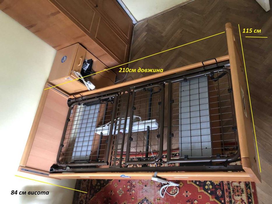 Медичне ліжко з електроприводом і пультом